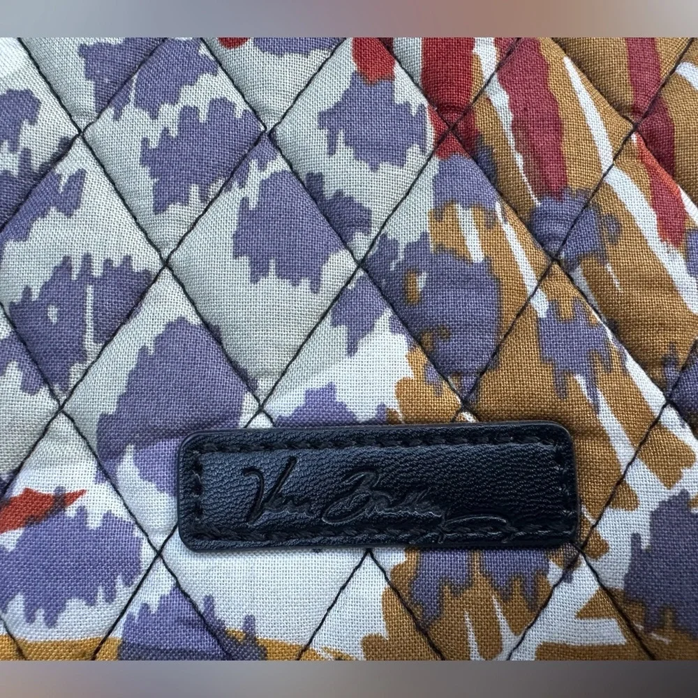VERA BRADLEY Top Zip Wristlet In Painted Feathers-Retired Print